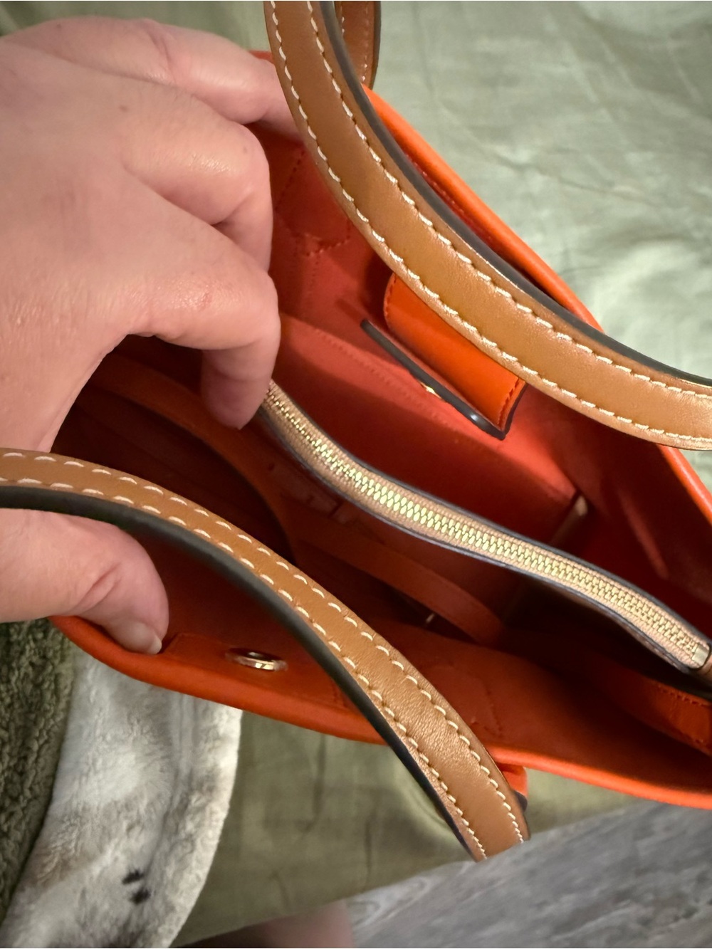 Tory Burch Small Perry Tote - Picture 4 of 10